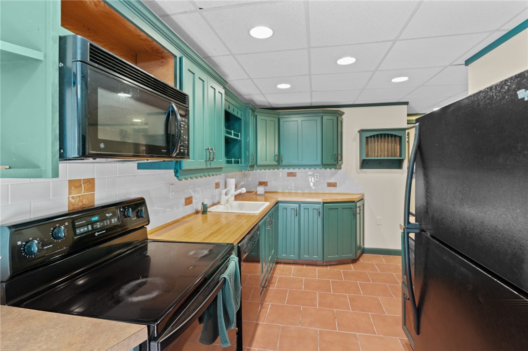 6 Country Road Warren, RI 02885 - Photo 33 of 41