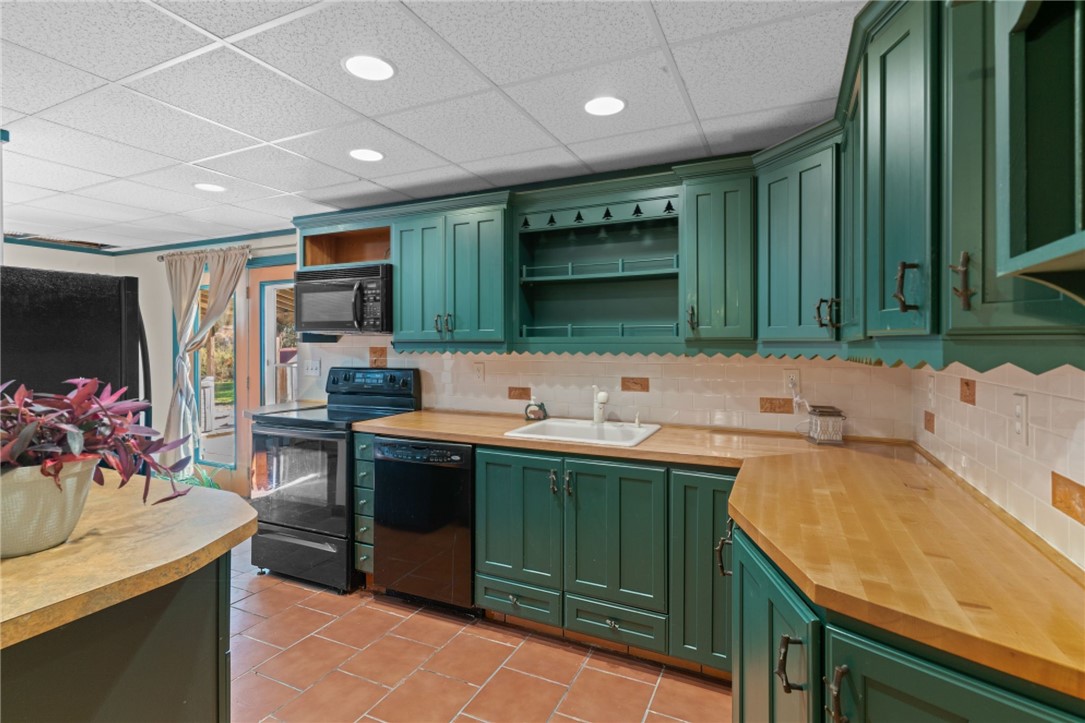 6 Country Road Warren, RI 02885 - Photo 34 of 41