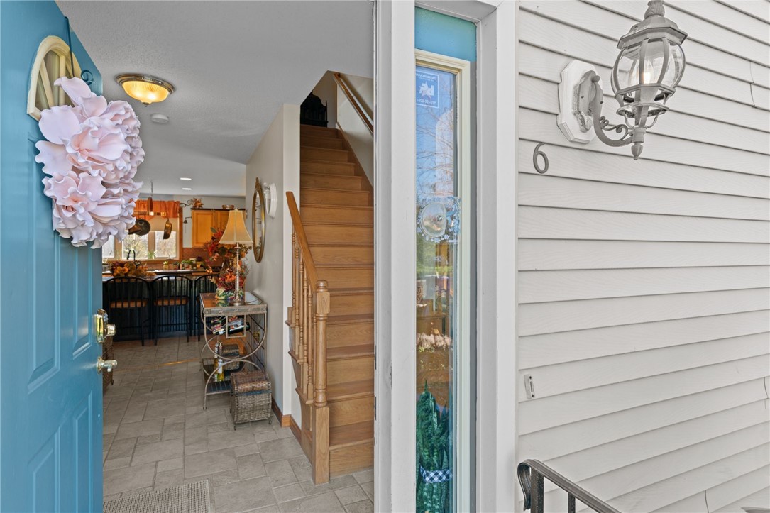 6 Country Road Warren, RI 02885 - Photo 4 of 41