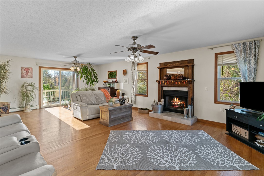 6 Country Road Warren, RI 02885 - Photo 7 of 41