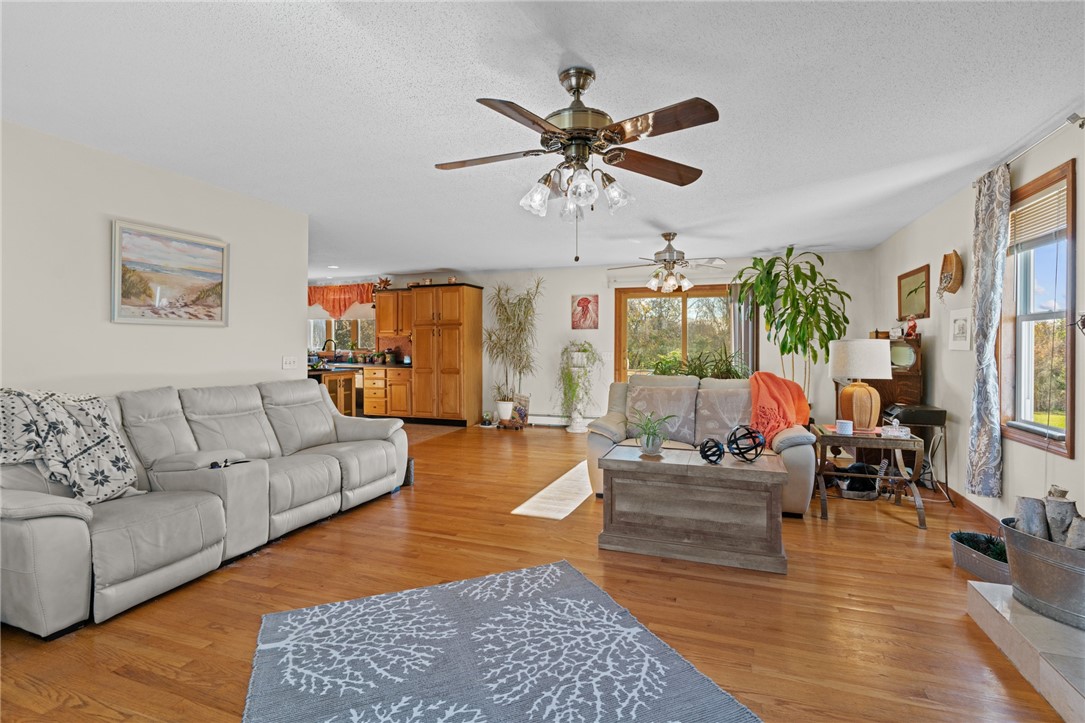 6 Country Road Warren, RI 02885 - Photo 8 of 41