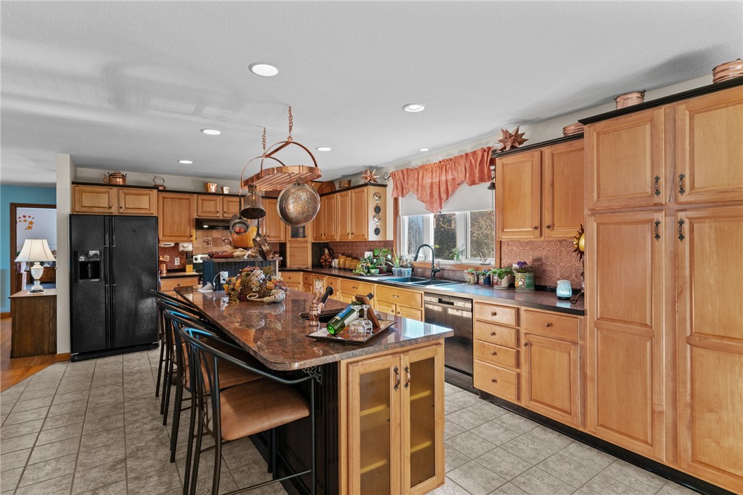 6 Country Road Warren, RI 02885 - Photo 10 of 41