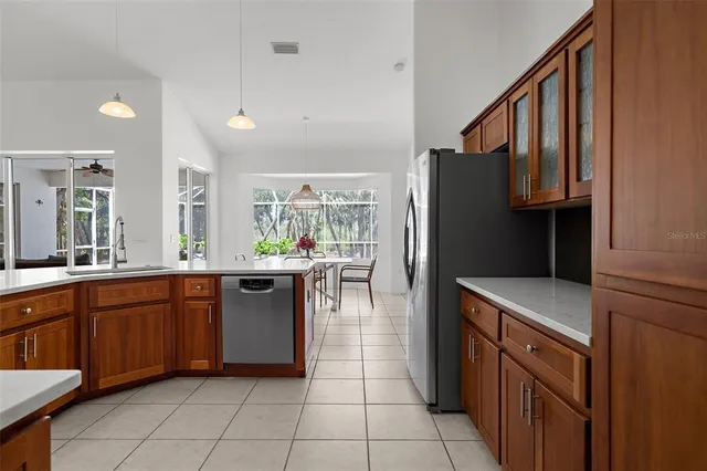a view of an entryway with a livingroom
