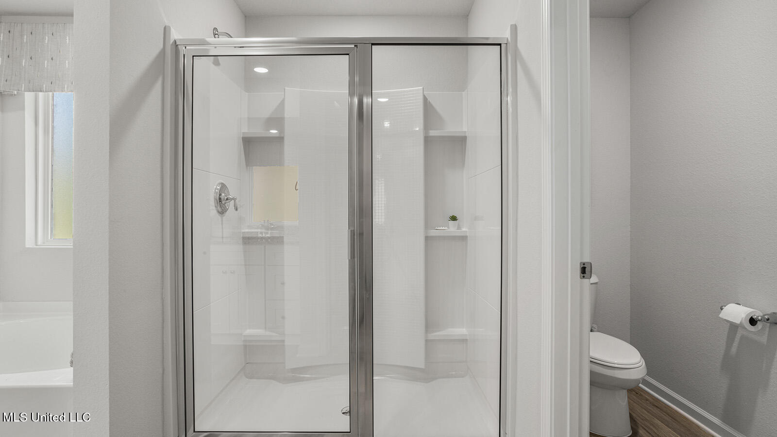 9475 Reserve Boulevard Biloxi, MS 39532 - Photo 12 of 21 Primary Bathroom