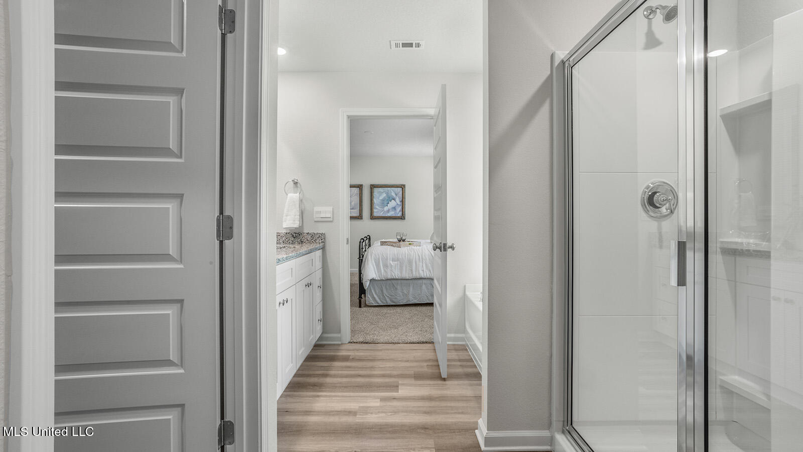 9475 Reserve Boulevard Biloxi, MS 39532 - Photo 13 of 21 Primary Bathroom