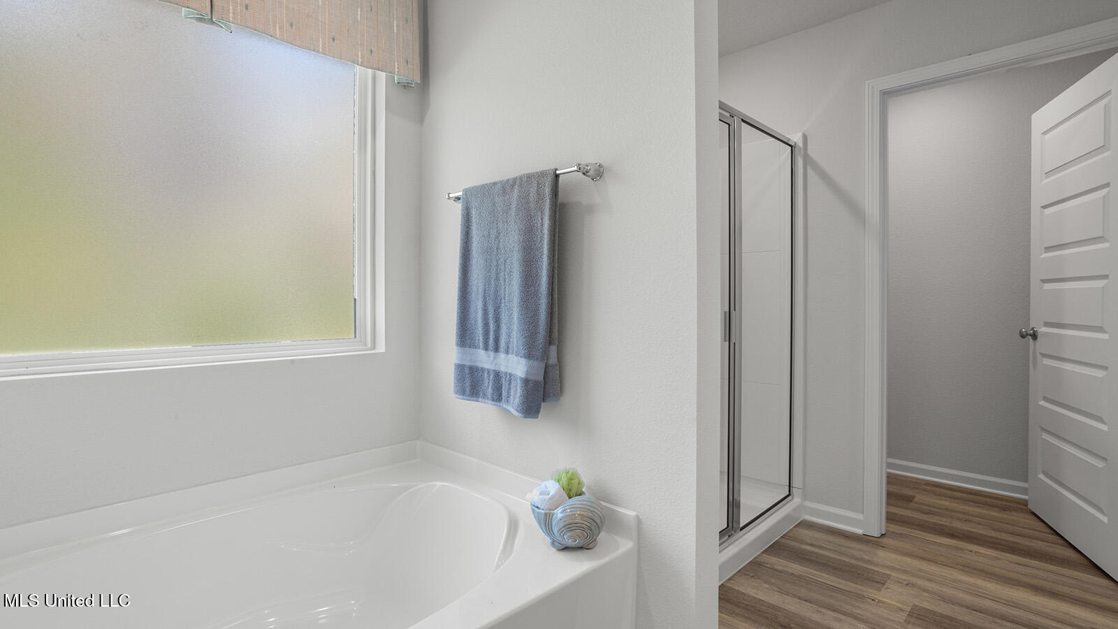 9475 Reserve Boulevard Biloxi, MS 39532 - Photo 14 of 21 Primary Bathroom