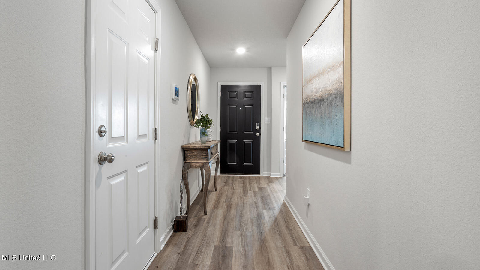 9475 Reserve Boulevard Biloxi, MS 39532 - Photo 3 of 21 Foyer