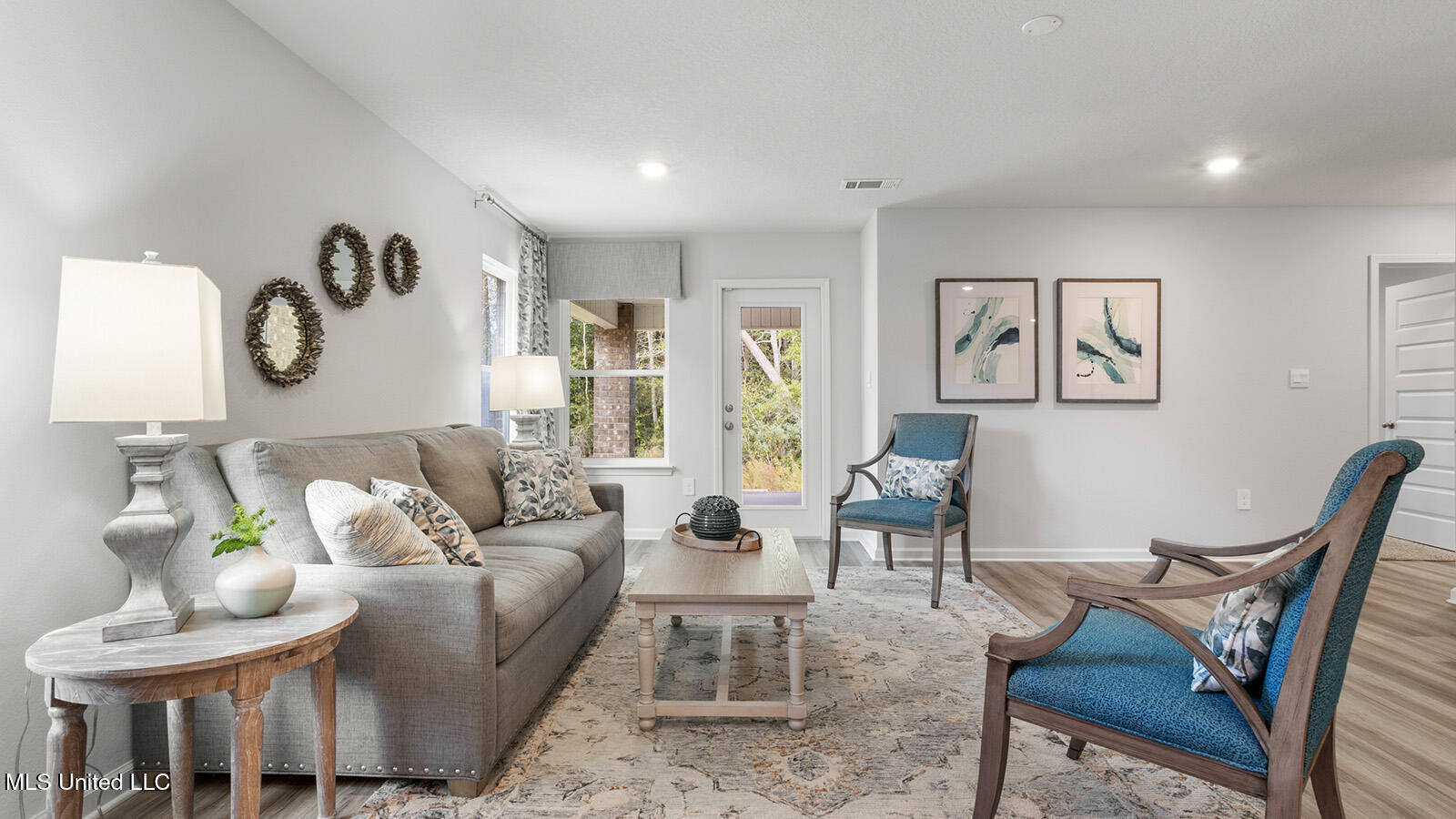 9475 Reserve Boulevard Biloxi, MS 39532 - Photo 4 of 21 Living Area