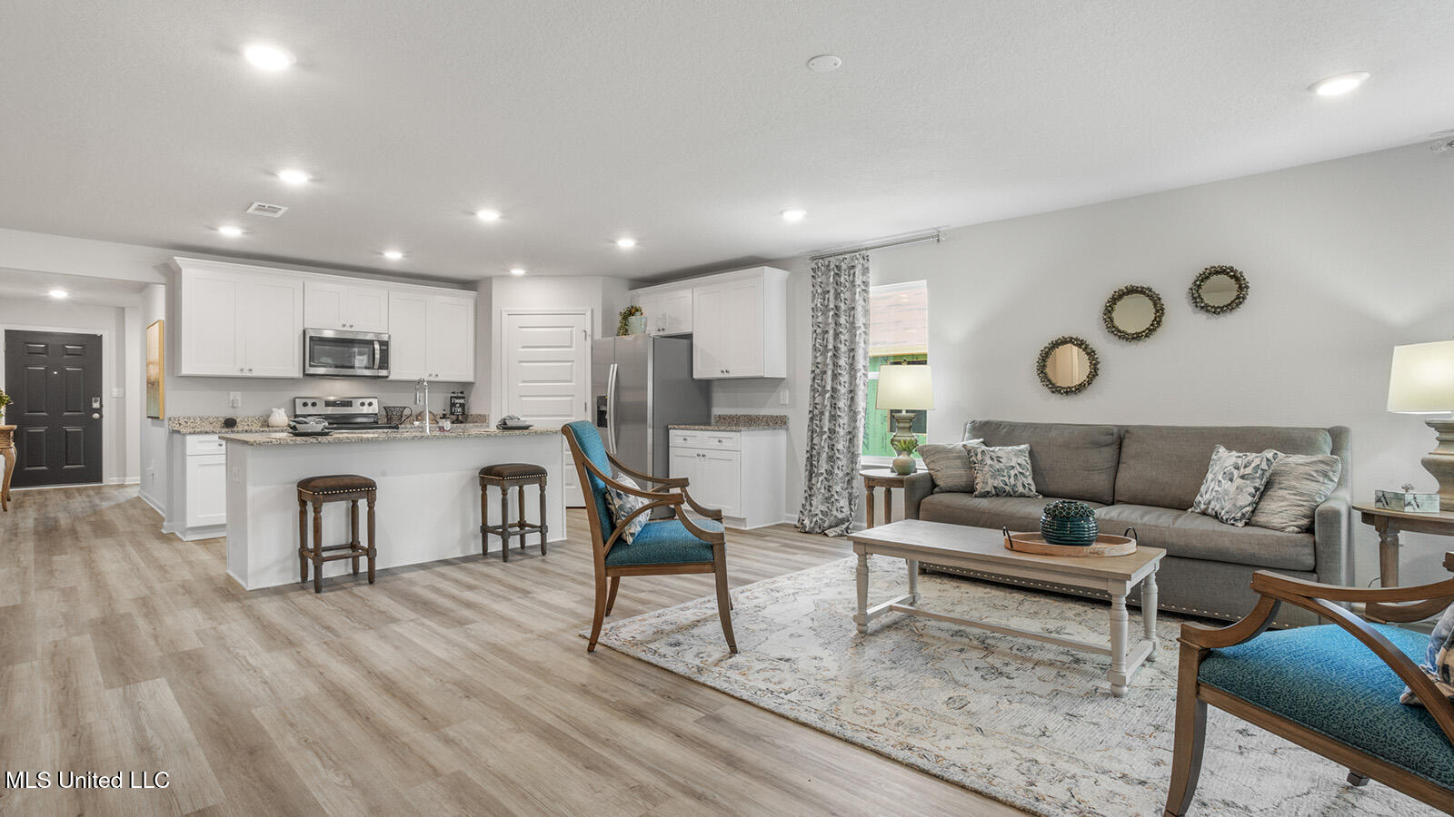 9475 Reserve Boulevard Biloxi, MS 39532 - Photo 5 of 21 Living Area