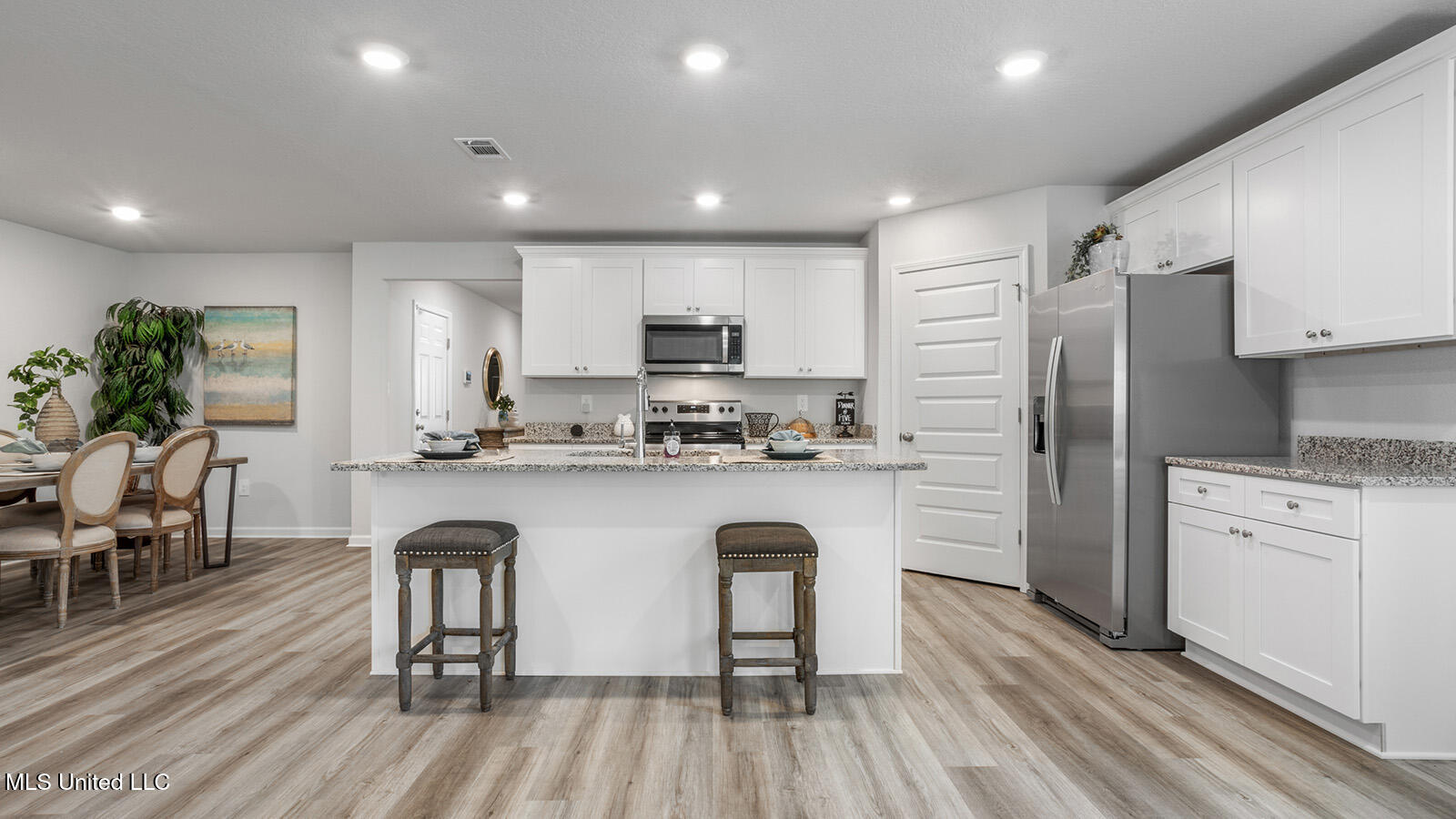 9475 Reserve Boulevard Biloxi, MS 39532 - Photo 9 of 21 Kitchen