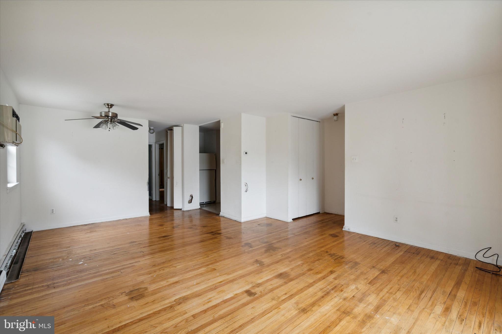 830 Garrett Lane Springfield, PA 19064 - Photo 3 of 51 First Unit