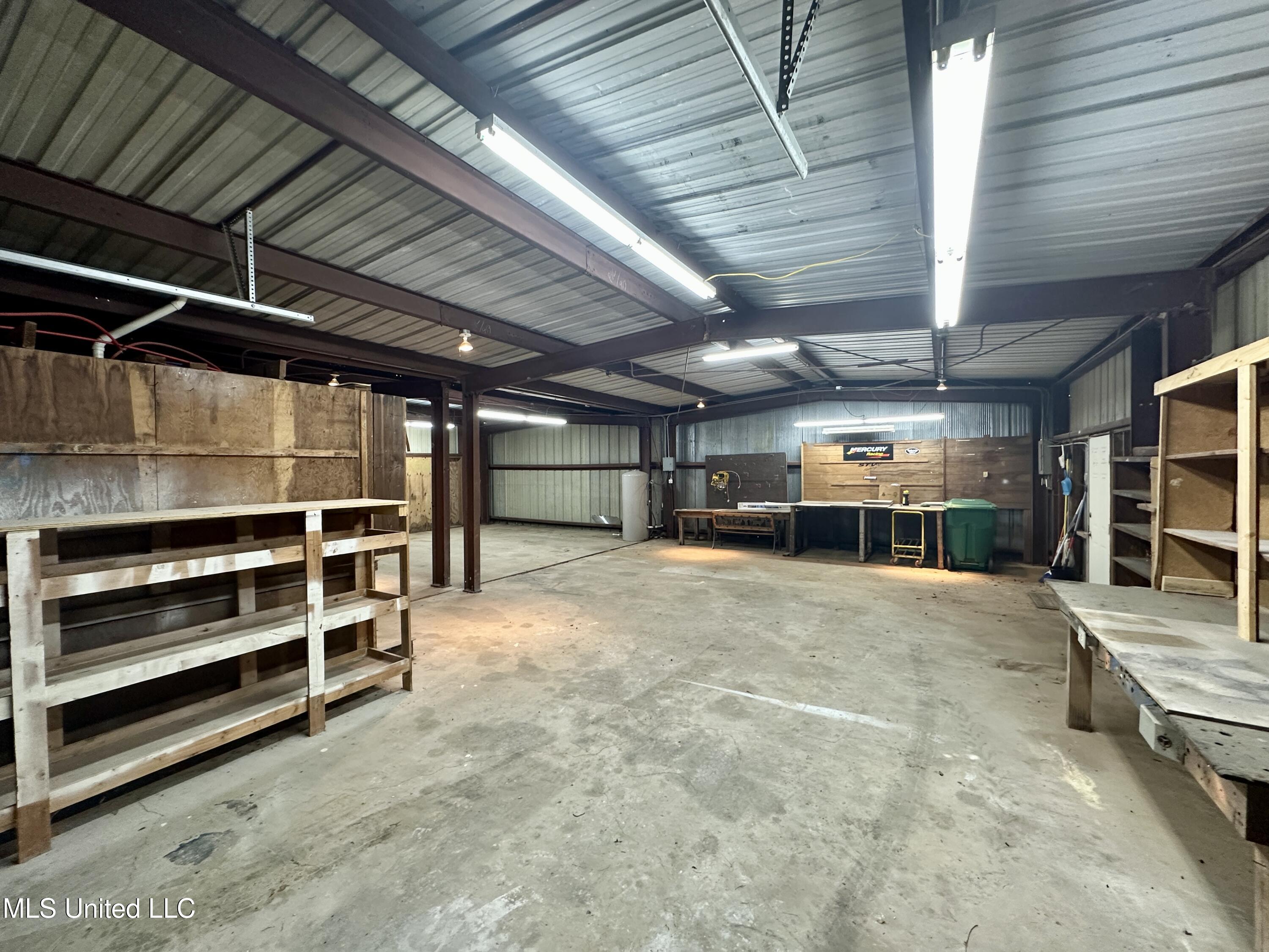 5214 Old Jackson Road Terry, MS 39170 - Photo 26 of 26 oldjxninsideshop3
