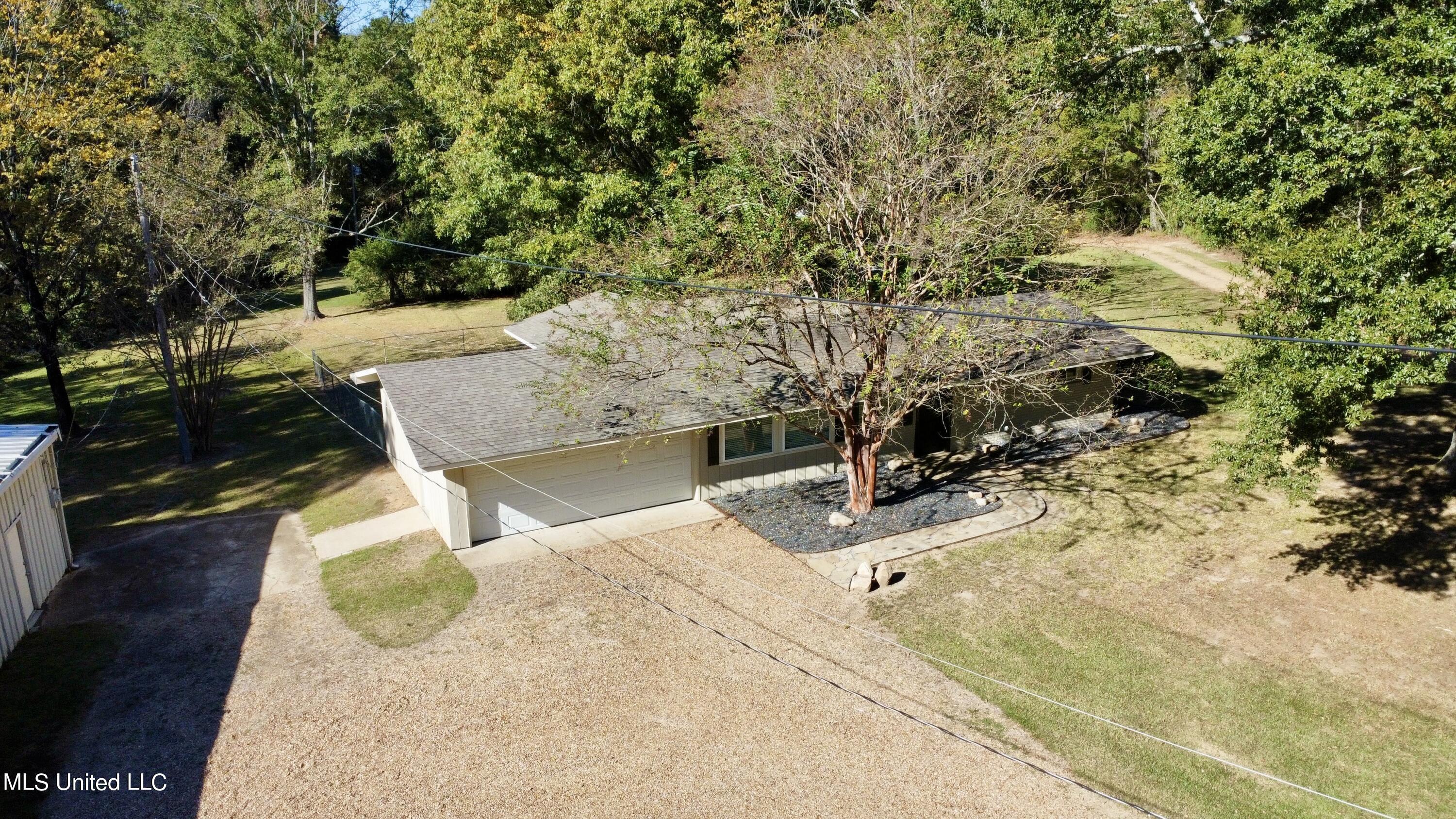 5214 Old Jackson Road Terry, MS 39170 - Photo 4 of 26 OLDJXNDRONETOP