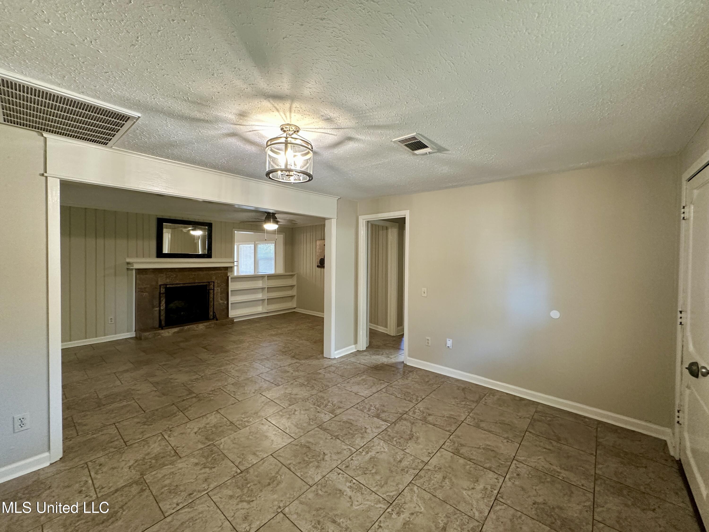 5214 Old Jackson Road Terry, MS 39170 - Photo 5 of 26 oldjxnliving