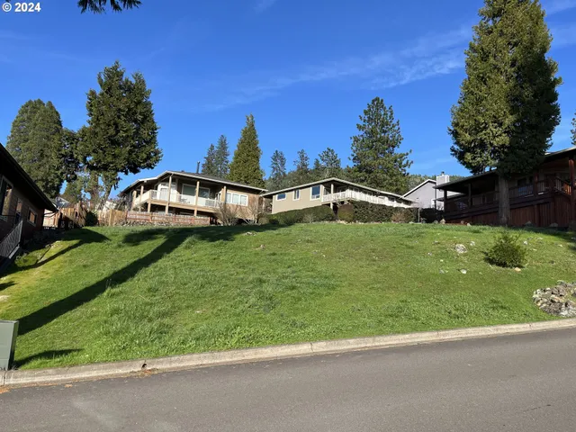 $109,750 | Sunridge Lane, Unit 35, Lowell, OR 97452