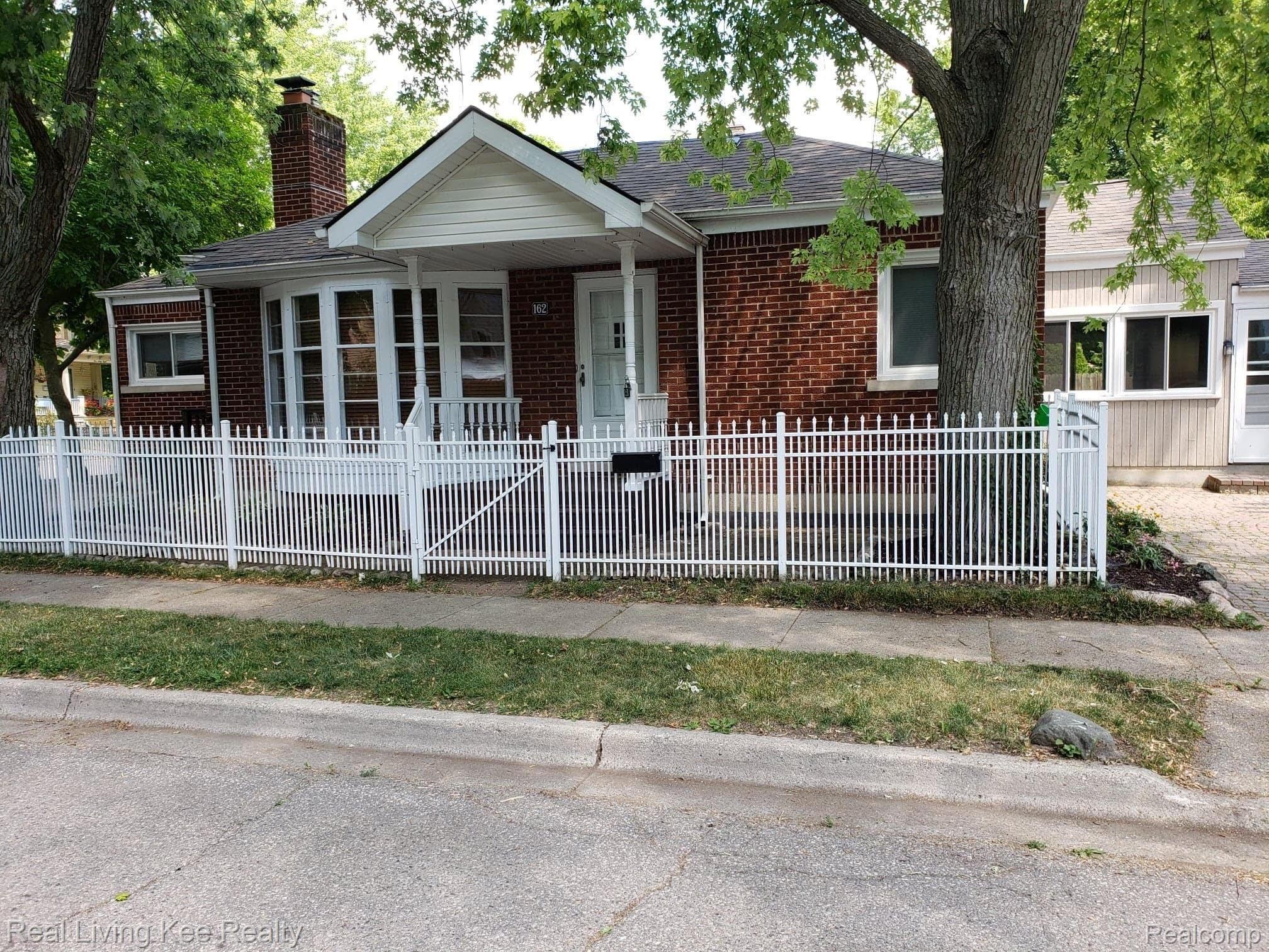 162 West Washington Street Romeo, MI 48065 - Photo 33 of 34 Darryn #23.jpg