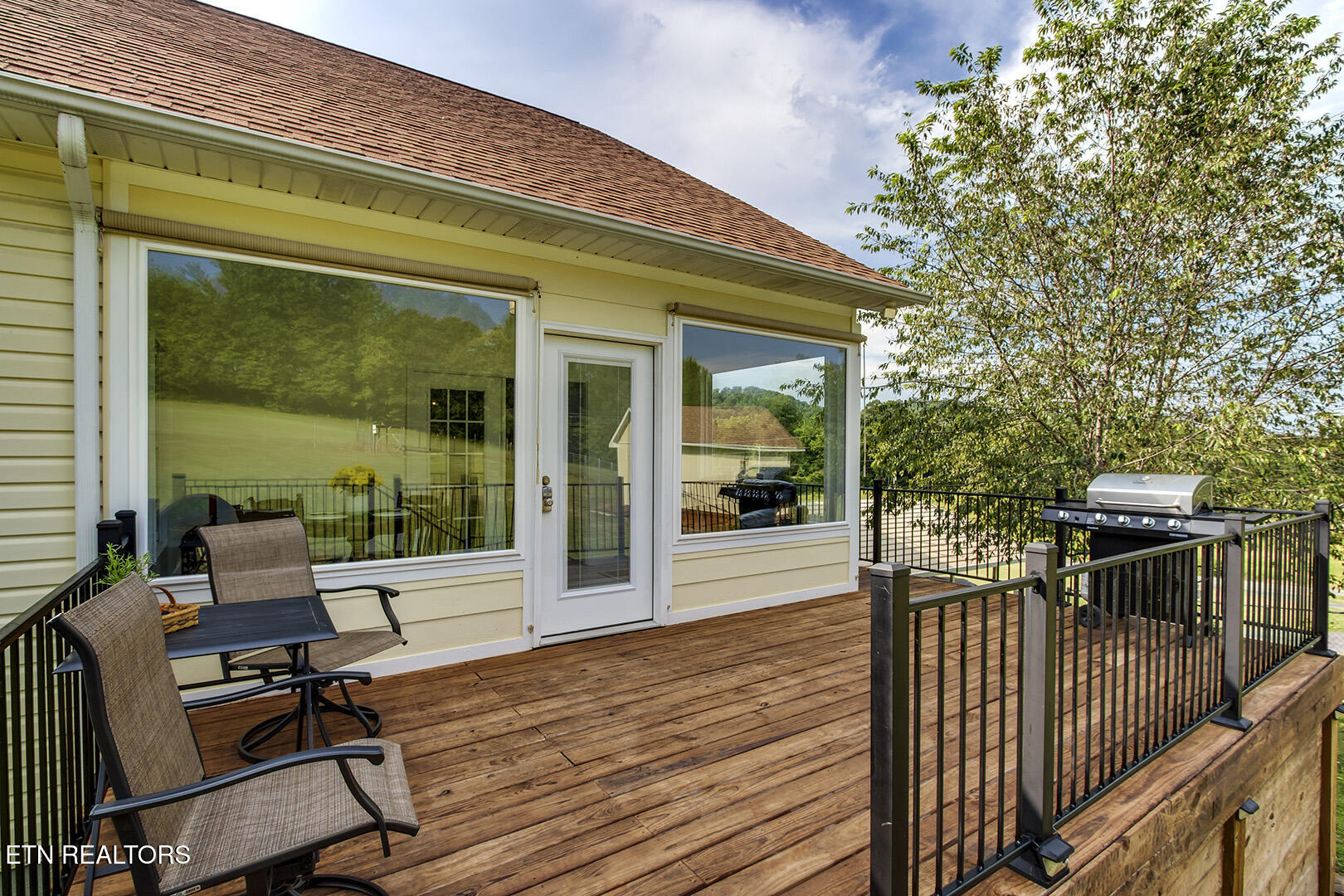 512 Caney Creek Road Harriman, TN 37748 - Photo 18 of 60 18_CaneyCreekRoad_512_Deck02