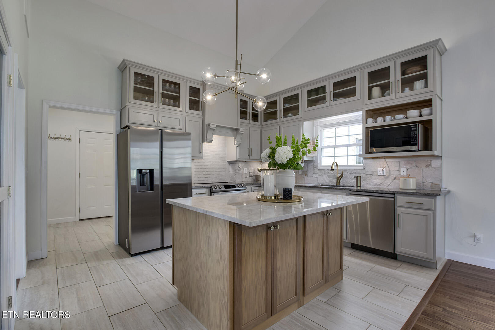 512 Caney Creek Road Harriman, TN 37748 - Photo 21 of 60 21_CaneyCreekRoad_512_Kitchen01