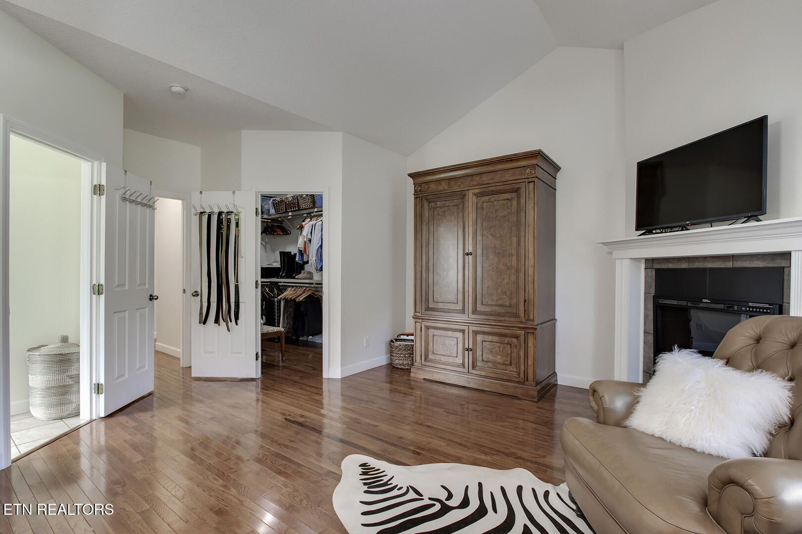 512 Caney Creek Road Harriman, TN 37748 - Photo 37 of 60 37_CaneyCreekRoad_512_MasterBedroom03