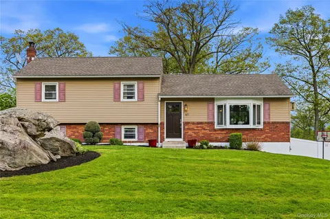 $489,750 | 47 Continental Drive, New Windsor, NY 12553