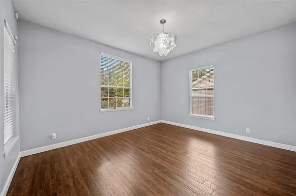 $3,375 | 420 East 9th Street, Dallas, TX 75203