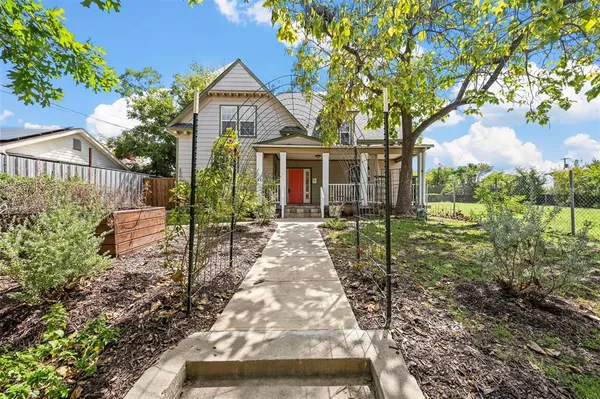 $3,375 | 420 East 9th Street, Dallas, TX 75203