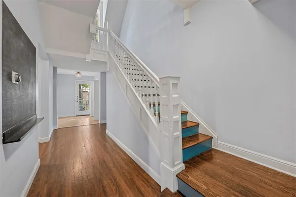 $3,375 | 420 East 9th Street, Dallas, TX 75203
