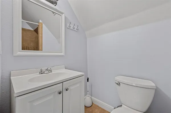 $3,375 | 420 East 9th Street, Dallas, TX 75203
