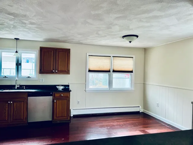 $2,800 | 32 Jennifer Lane, Unit B, Peabody, MA 01960