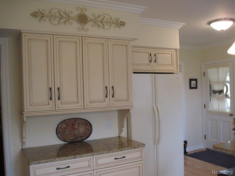 584 Thorntree Road Grosse Pointe, MI 48236 - Photo 16 of 17 IMG_1815.JPG