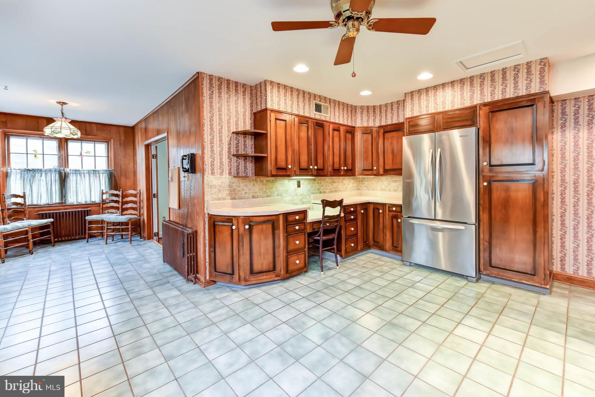 3009 Russell Road Alexandria, VA 22305 - Photo 11 of 30 Spacious with an adjoining breakfast room