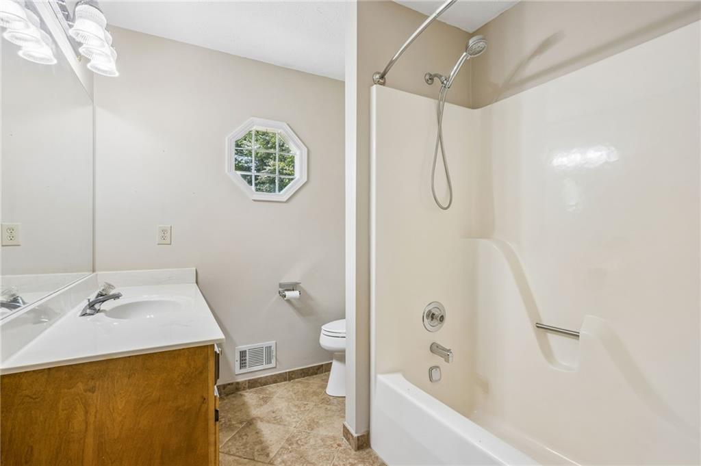 1192 Lakeview Road Grayson, GA 30017 - Photo 48 of 70