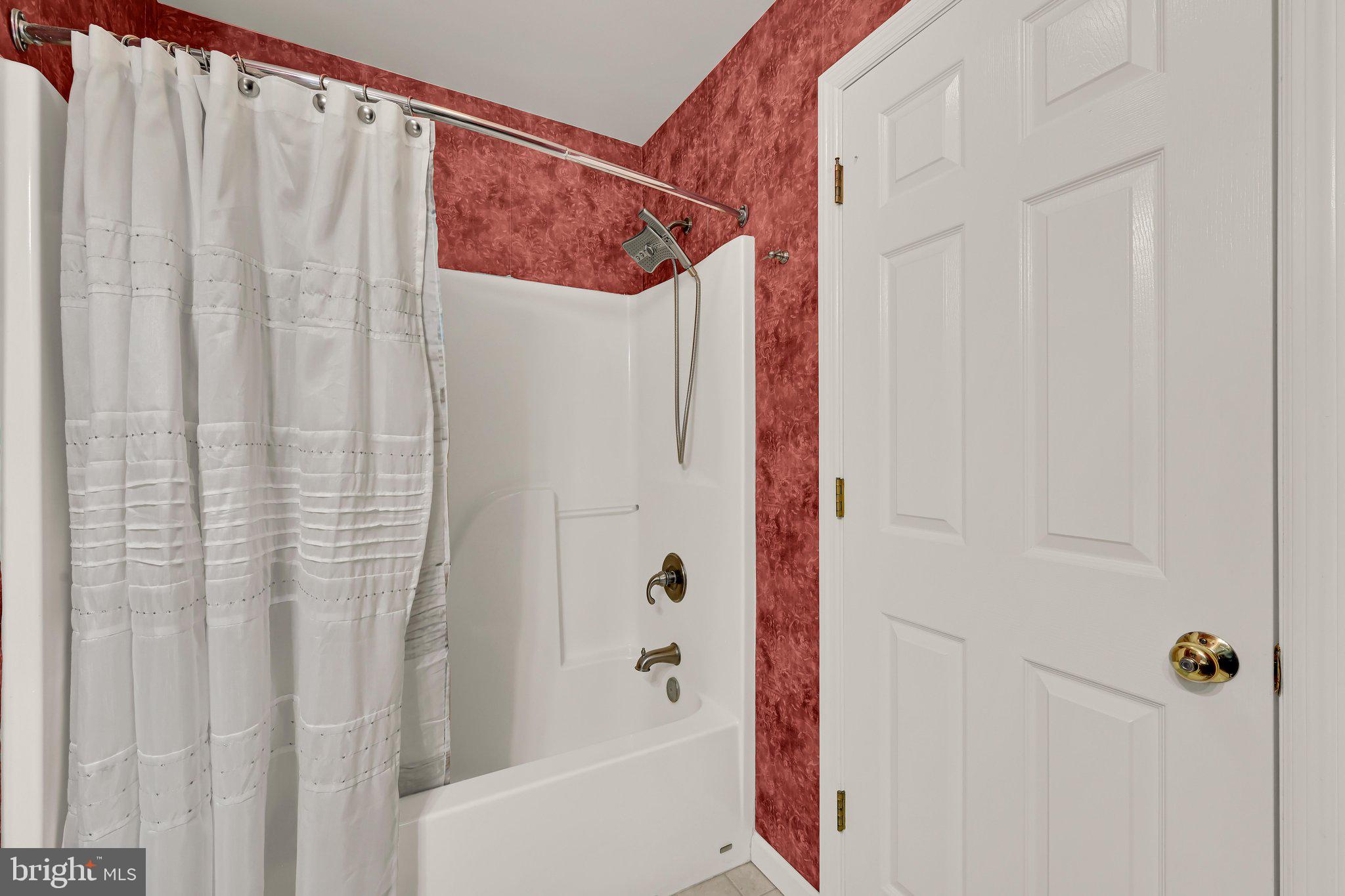 96 Hawk Valley Lane Denver, PA 17517 - Photo 25 of 35 Bathroom
