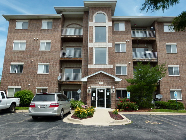 941 North Swift Road, Unit 301 Addison, IL 60101 - Photo 1 of 1