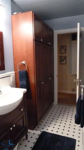 1046 Hampton Road Grosse Pointe, MI 48236 - Photo 18 of 25 31127546-17.JPG