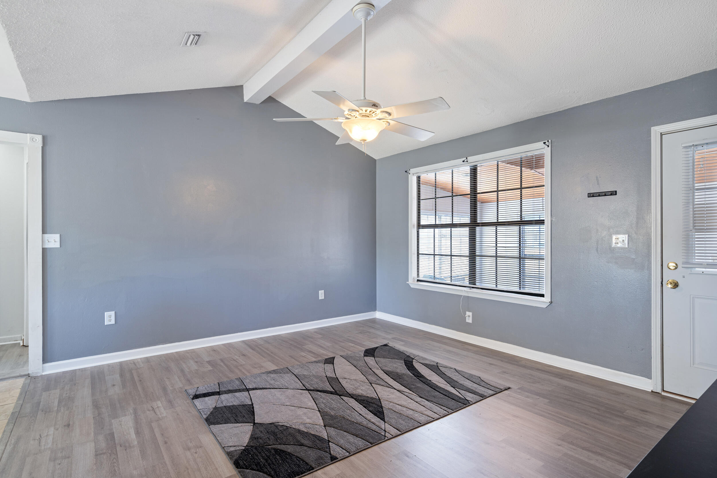 118 Stephens Lane Crestview, FL 32539 - Photo 7 of 40 Living Room