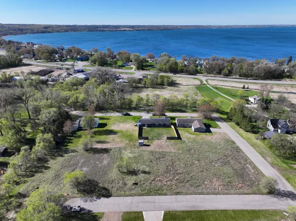 $24,500 | 745 7th Avenue Northwest, Glenwood, MN 56334