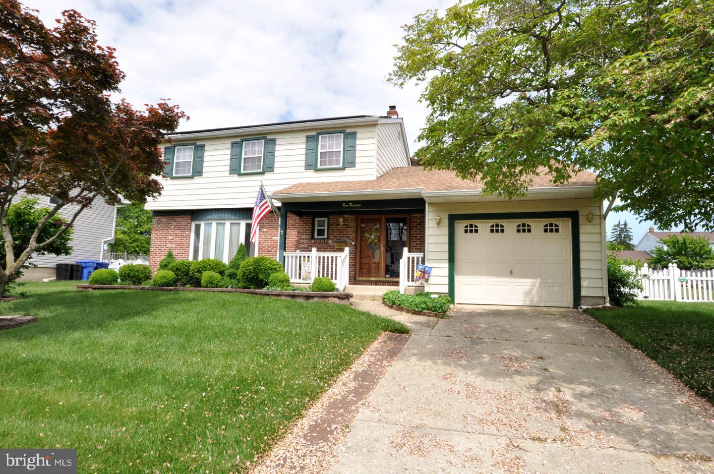 213 Regency Road Edgewater Park, NJ 08010 - Photo 3 of 30