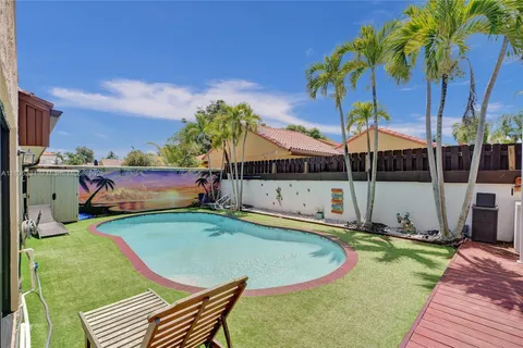 $750,000 | 1000 Northeast 204th Lane, Unit D, Miami, FL 33179