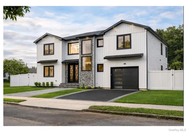 $1,679,000 | 2 Radial Lane, Levittown, NY 11756