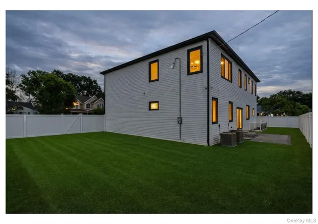 $1,679,000 | 2 Radial Lane, Levittown, NY 11756