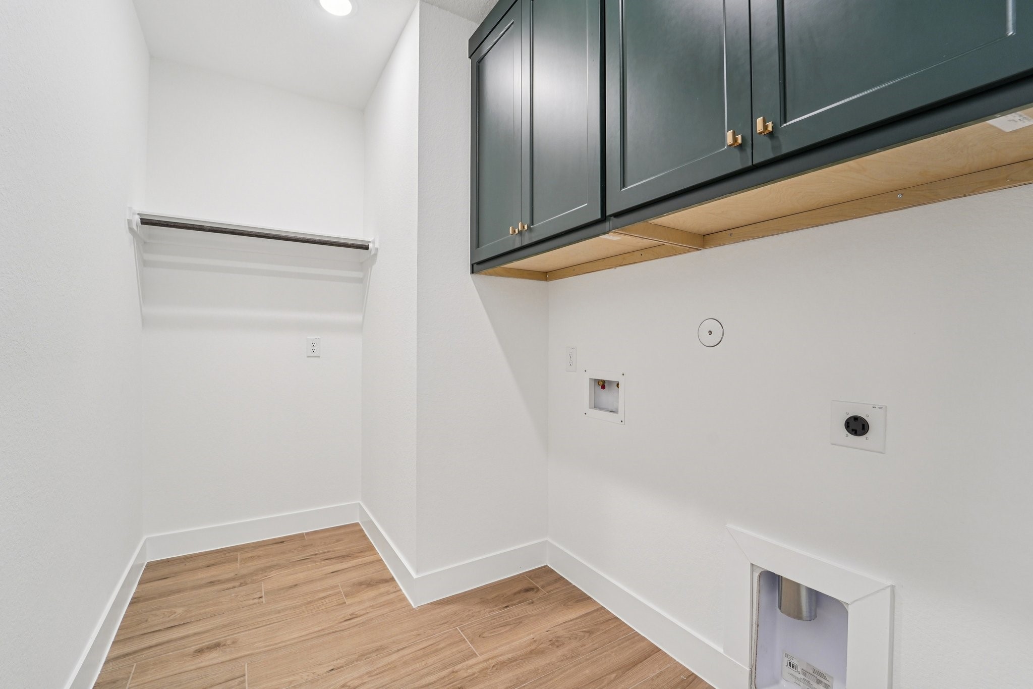 15727 Hoptree Hts Lane Conroe, TX 77302 - Photo 34 of 44 a view of an empty room