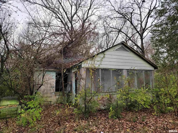 $12,500 | 947 East Cole Street, Du Quoin, IL 62832