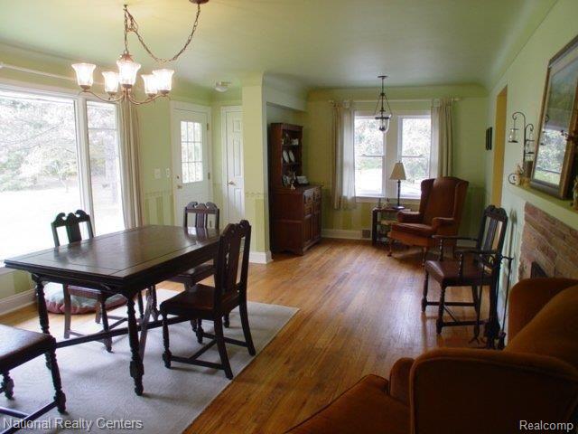 1237 Harmon Road Oakland, MI 48363 - Photo 4 of 17 Living room - dining room