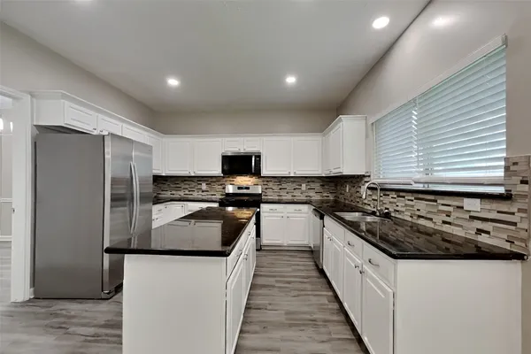 $2,375 | 16306 Ash Point Lane, Sugar Land, TX 77498