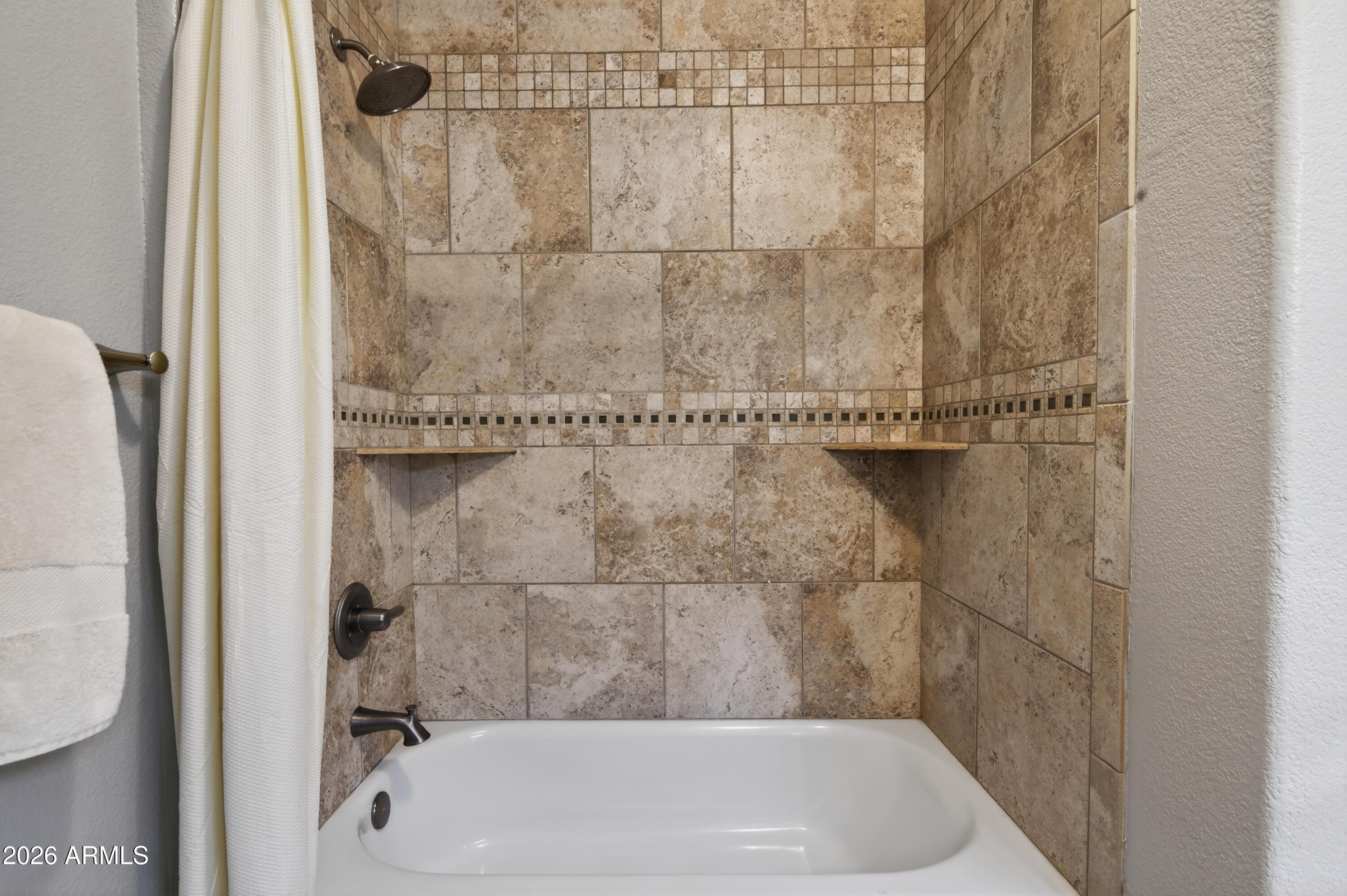 435 West Rio Salado Parkway, Unit 112 Tempe, AZ 85281 - Photo 27 of 38 a bathroom with a bathtub