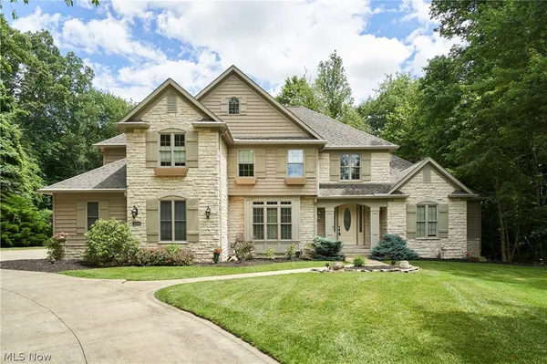 $849,900 | 5541 Silver Fox Circle, Clinton, OH 44216