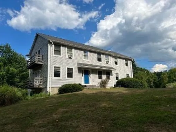 $2,900 | 113 Canton Street, Unit 1, Easton, MA 02356