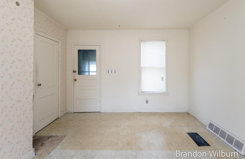 3259 Maple Grove Road Muskegon, MI 49441 - Photo 19 of 36 3529MapleGroveRd-29LoRes