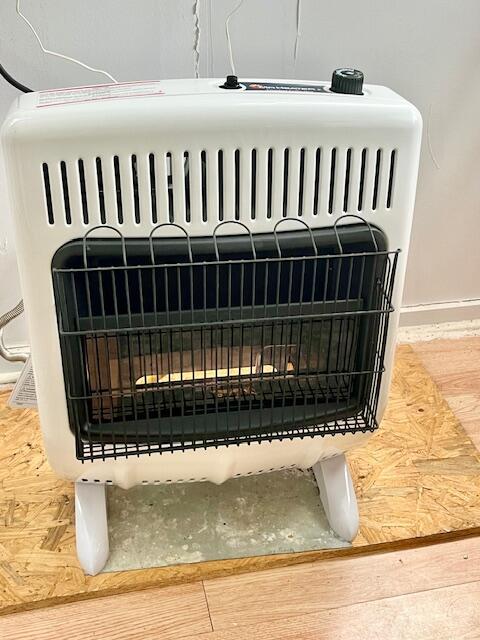 32 2nd Street Lancaster, OH 43130 - Photo 21 of 23 Cottage is heated with 2 natural gas heaters